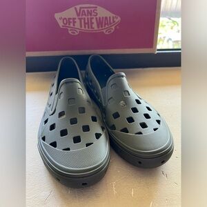 Vans Trek Slip-On Water Shoe Green size W8.5/M7